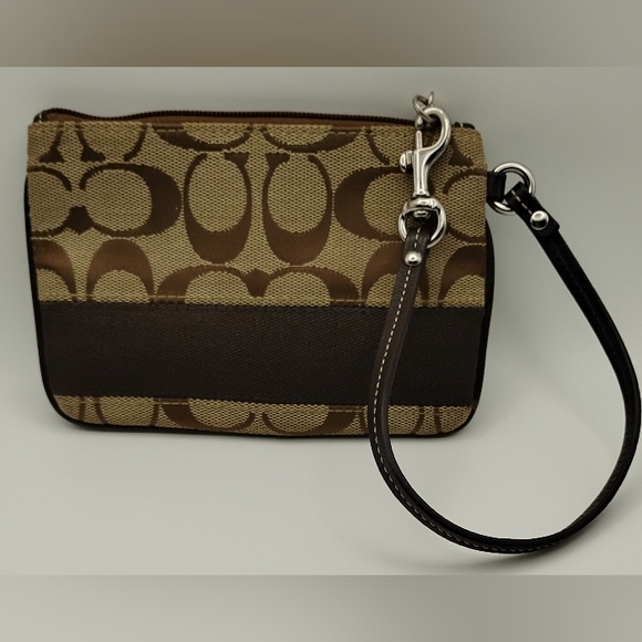 Coach Monogram Elegant Wristlet Brown Fabric Interior NWOT - Picture 2 of 3